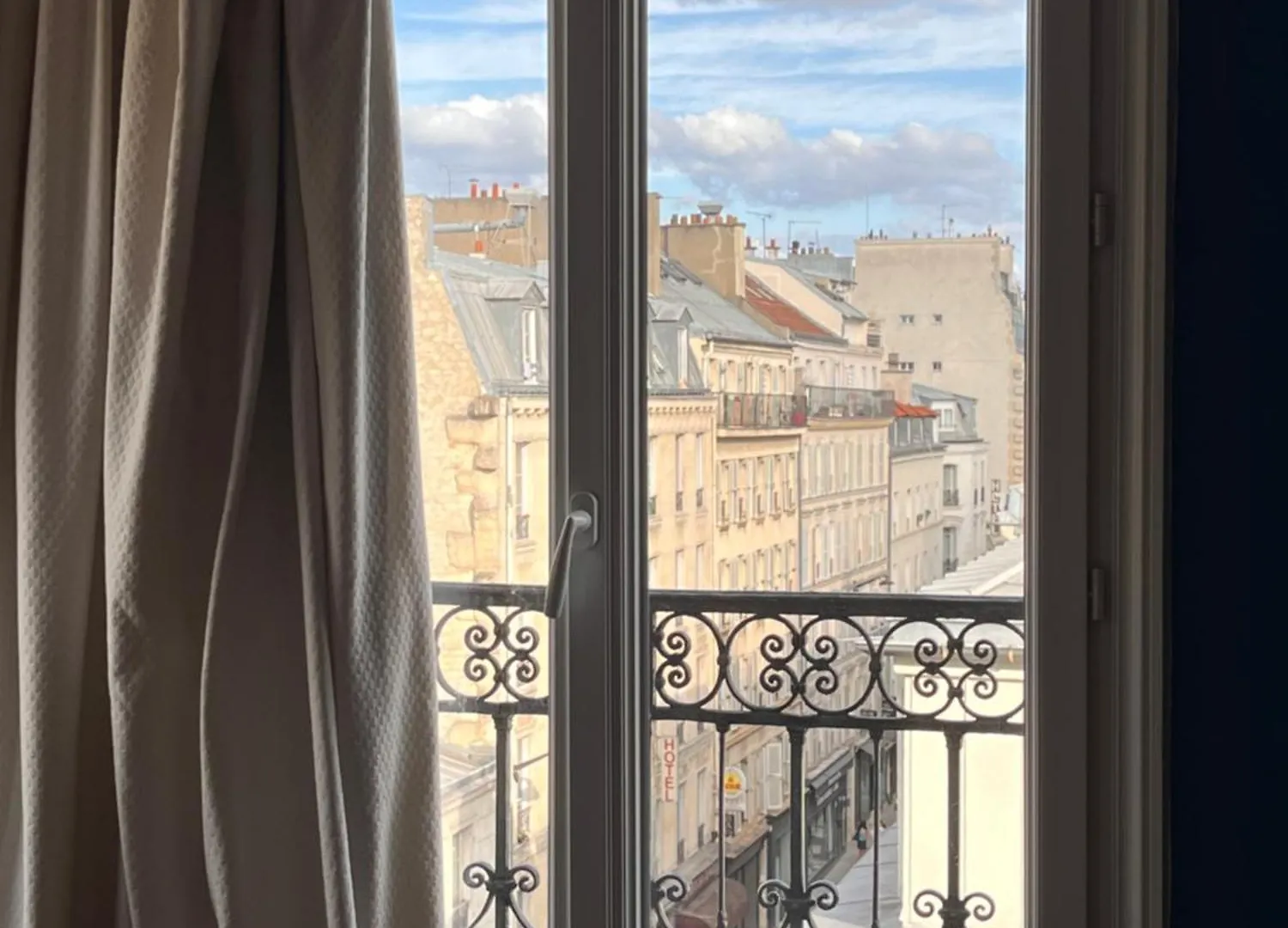 Vivre Au Village Des Batignolles Paris Appartement